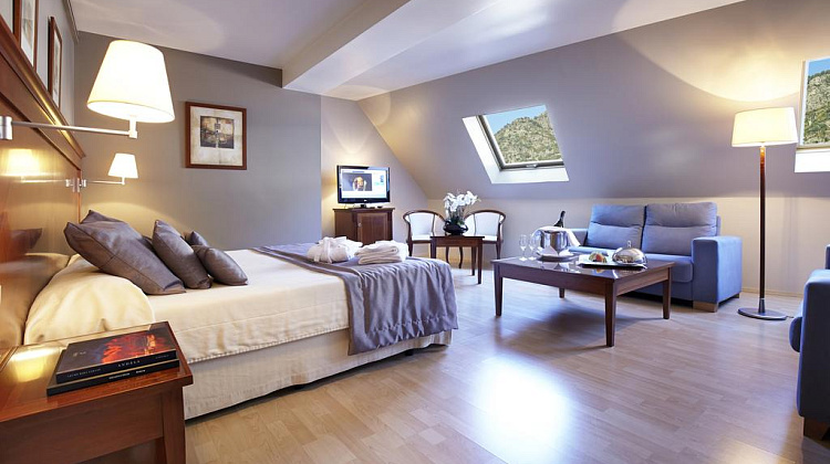 GOLDEN TULIP ANDORRA FENIX 4*