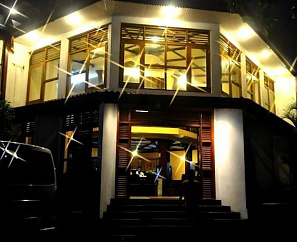 LAVENDISH BEACH UNAWATUNA 3*