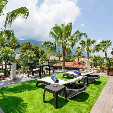 ALMOND HOTEL & RESTAURANT