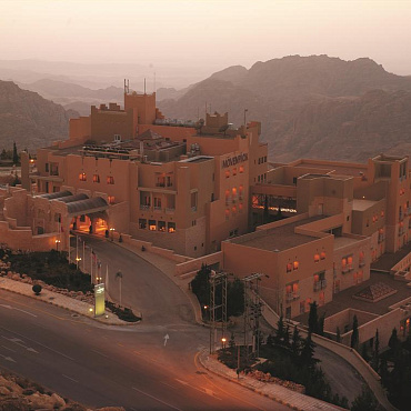 MOVENPICK NABATEAN CASTLE HOTEL 