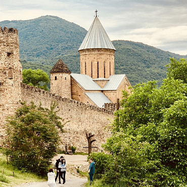 ДУХ ГОР – ФОТО-ТУР ПО САМЫМ ИНСТАГРАМНЫМ МЕСТАМ ВОЕННО-ГРУЗИНСКОЙ ДОРОГИ