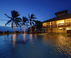 CATAMARAN BEACH HOTEL 